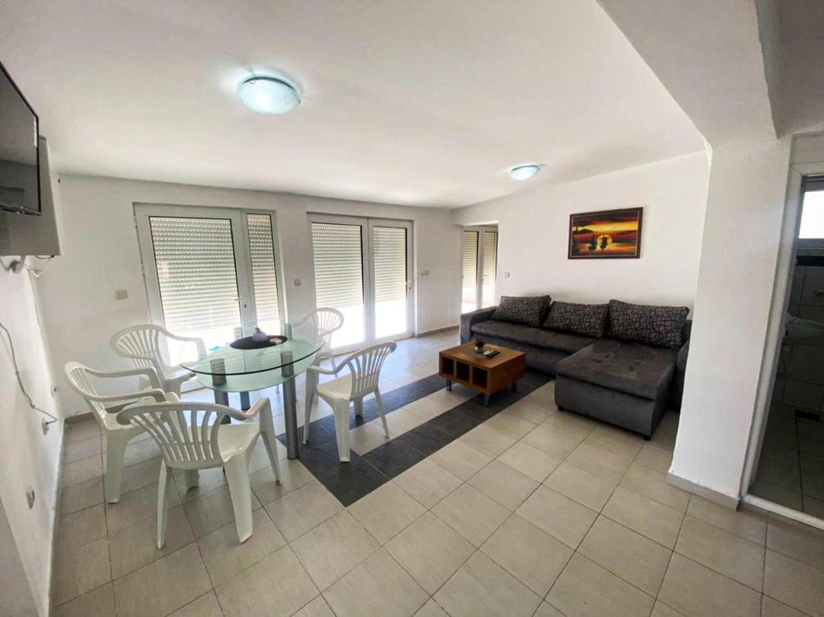 Etna Apartments Ulcinj Esterno foto