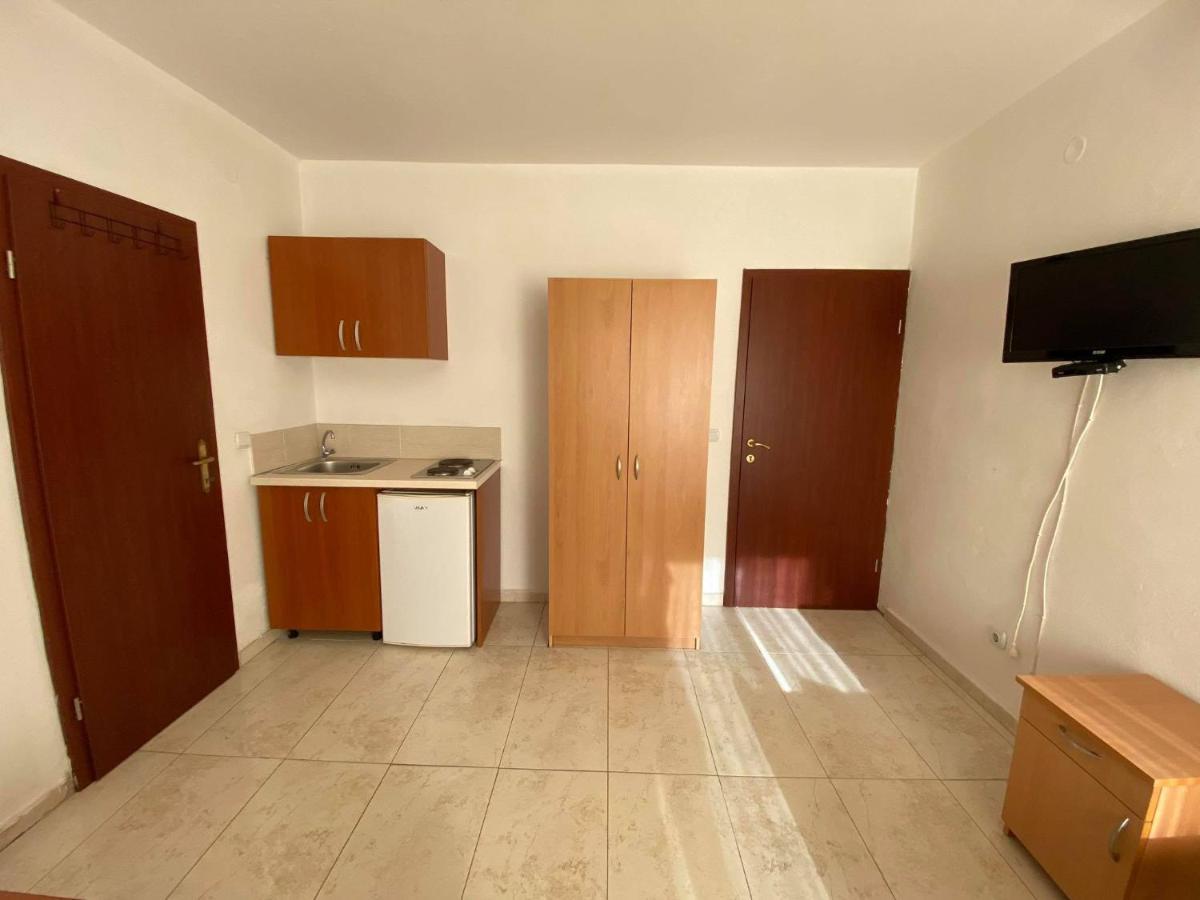 Etna Apartments Ulcinj Esterno foto