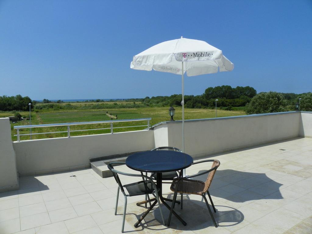 Etna Apartments Ulcinj Esterno foto