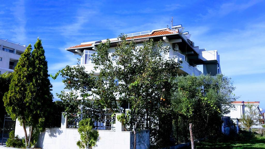 Etna Apartments Ulcinj Esterno foto