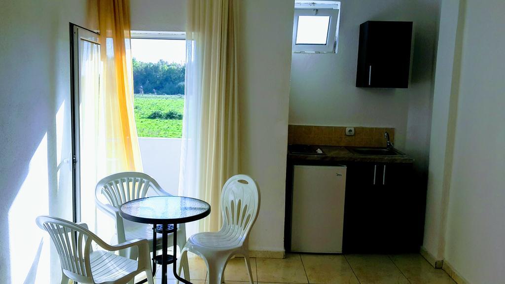 Etna Apartments Ulcinj Esterno foto
