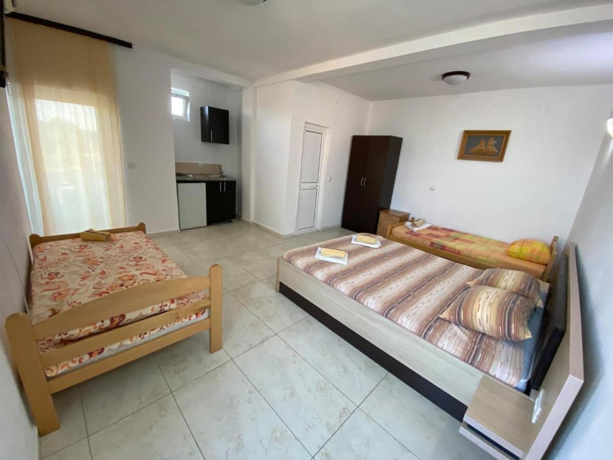 Etna Apartments Ulcinj Esterno foto